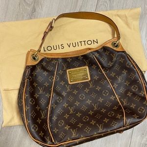 Louis Vuitton in excellent condition!